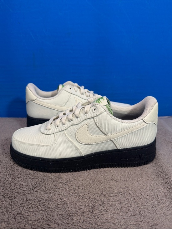 Shoes - Air Force 1 🔥RARE  
Low 07
LV8 
Sea glass’
Brand new